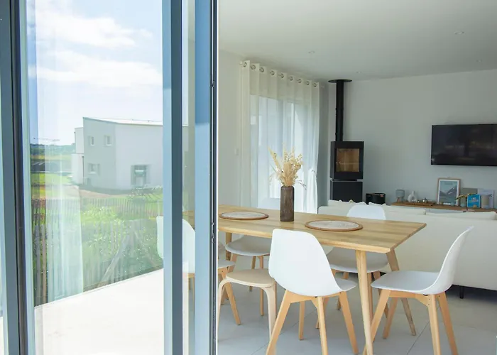 La Perle De Sainte Anne I à 500m